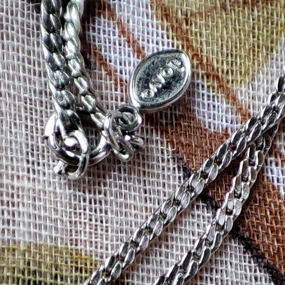 Highly Polished Silver and Gold Tone Dual Calla Lily Signed Avon Necklace EUC - Picture 7 of 10